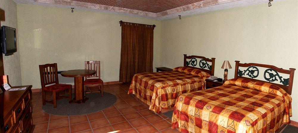 Отель Rincon Del Montero Паррас-де-ла-Фуэнте Экстерьер фото